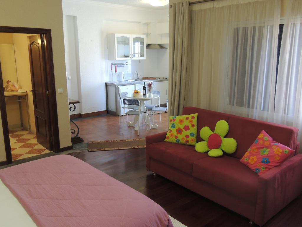 Studio Flat With Pool Funchal  Zimmer foto